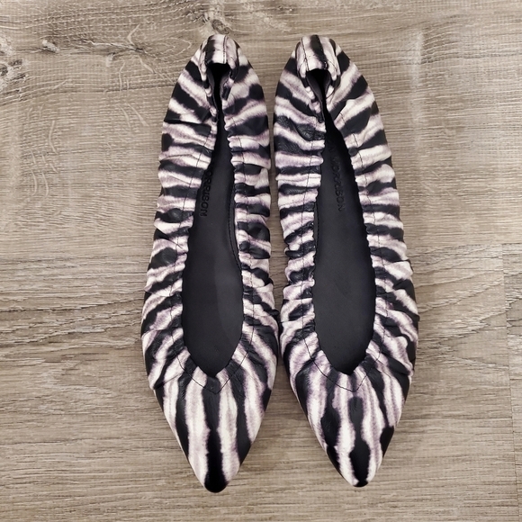 NEW SIGERSON MORRISON Lahela Ruched Ballet Flats Black and White - Picture 3 of 7